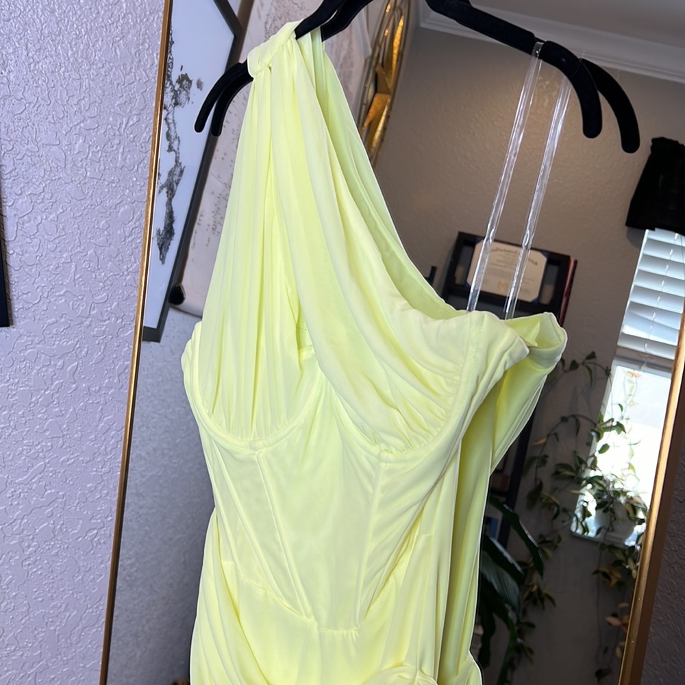 RARE House of CB ‘Clementine’ Lime Cut Out Mini Dress - Picture 14 of 15